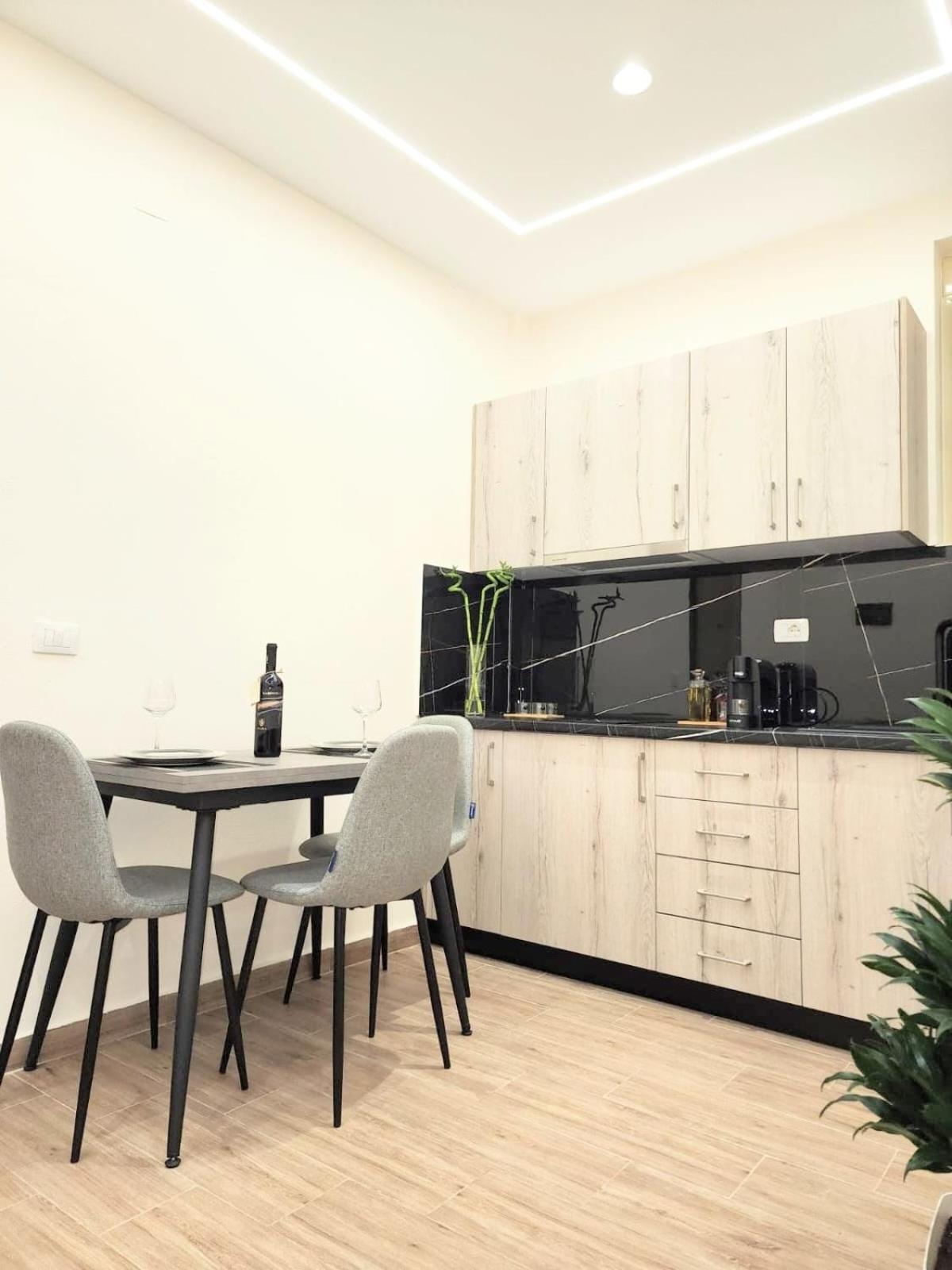 New Apartment Close To Sea And Downtown Vlorë Eksteriør bilde