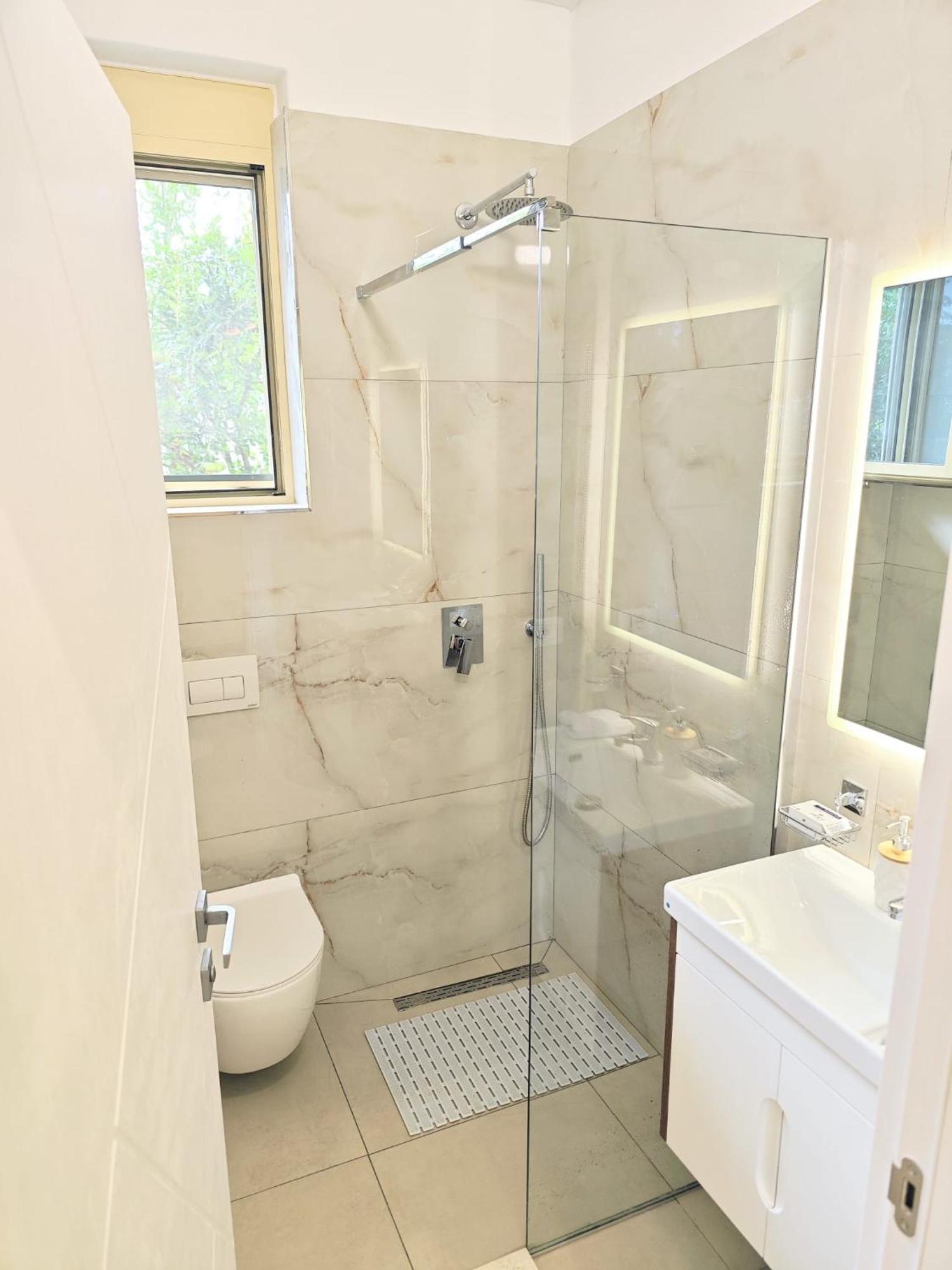 New Apartment Close To Sea And Downtown Vlorë Eksteriør bilde