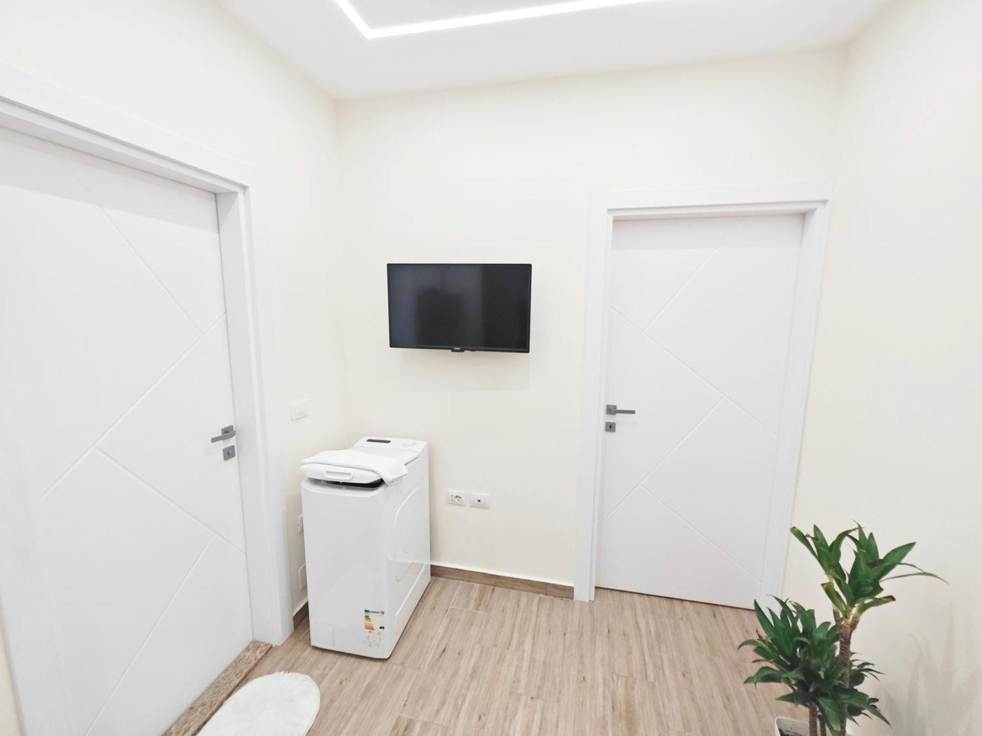 New Apartment Close To Sea And Downtown Vlorë Eksteriør bilde